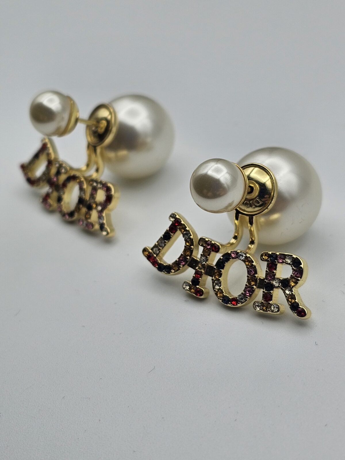 dior modeli renkli taşlı incili altın cd küpe