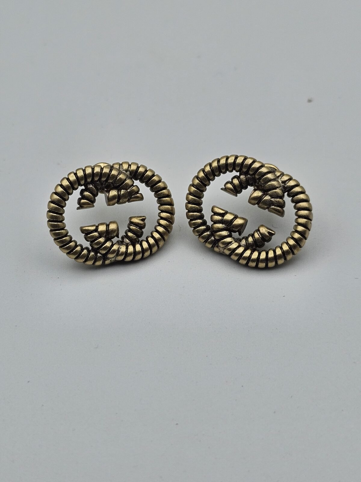gucci modeli antik gg küpe