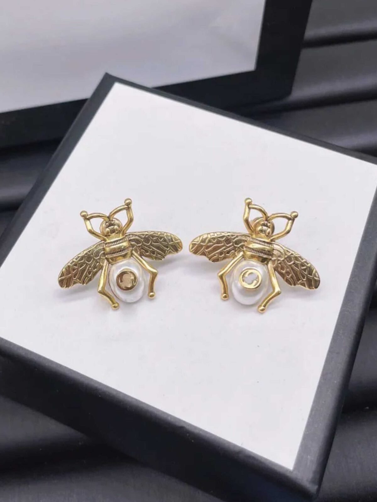 gucci modeli vintage arı modeli incili antik gold gg küpe