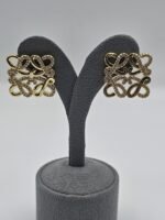 loewe modeli taşlı kare gold küpe