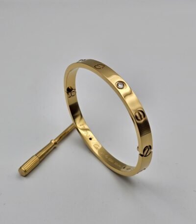 Cartier Love modeli altın gold taşlı bilezik