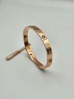 Cartier Love modeli rose gold taşlı bilezik