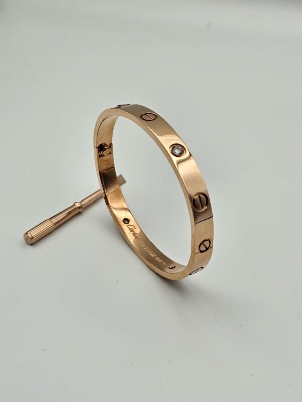 Cartier Love modeli rose gold taşlı bilezik
