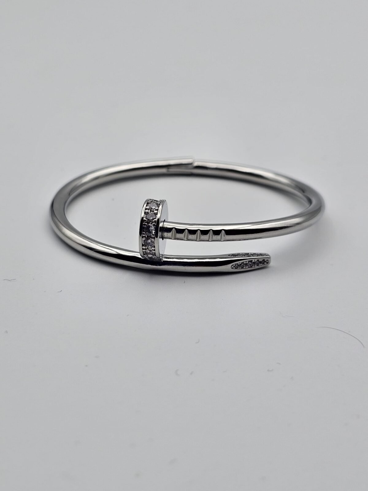 Cartier civi modeli gümüş taşlı bilezik