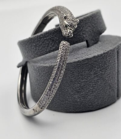 Cartier modeli aslan taşlı gümüş bilezik