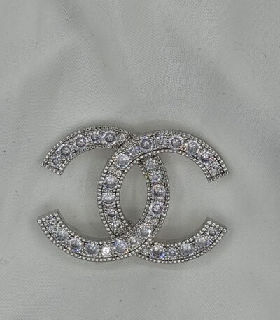 Chanel modeli taşlı gümüş cc broş