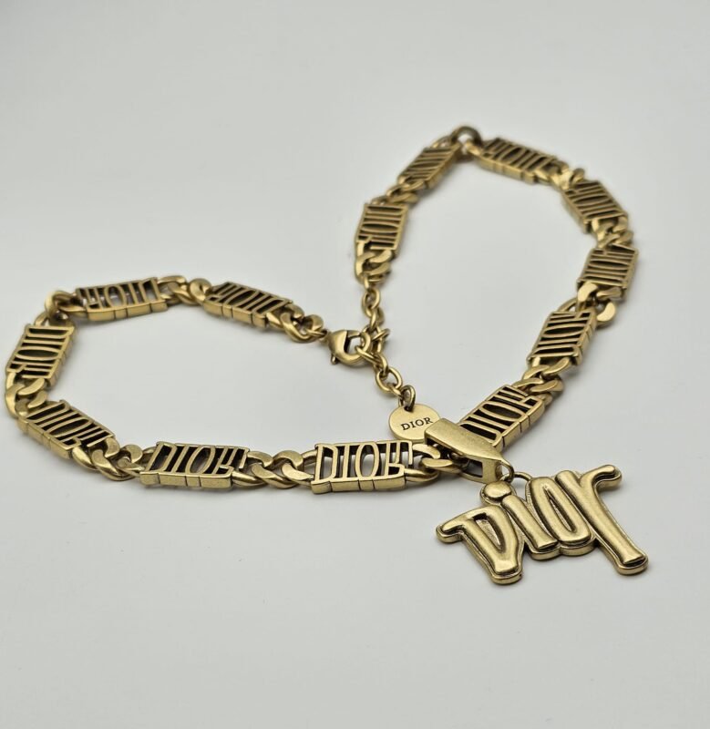 Christian dior modeli yazılı gold altın dior kolye