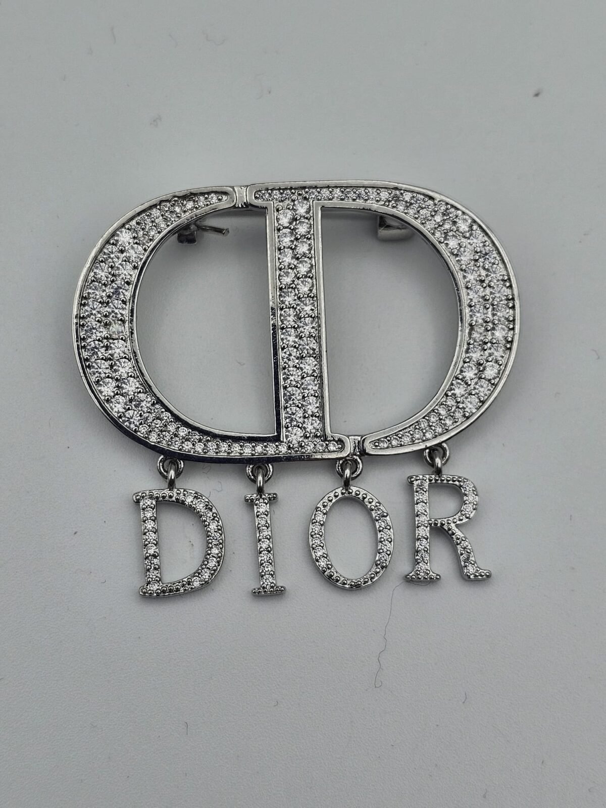 Dior modeli taşlı gümüş cd broş