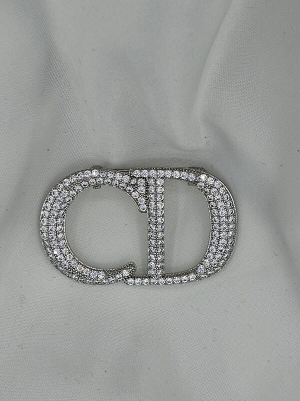 Dior modeli taşlı gümüş cd broş