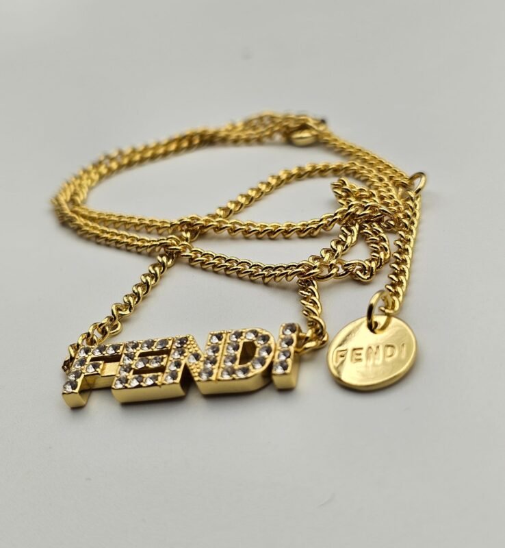Fendi modeli taşlı gold kolye