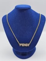 Fendi modeli taşlı gold kolye