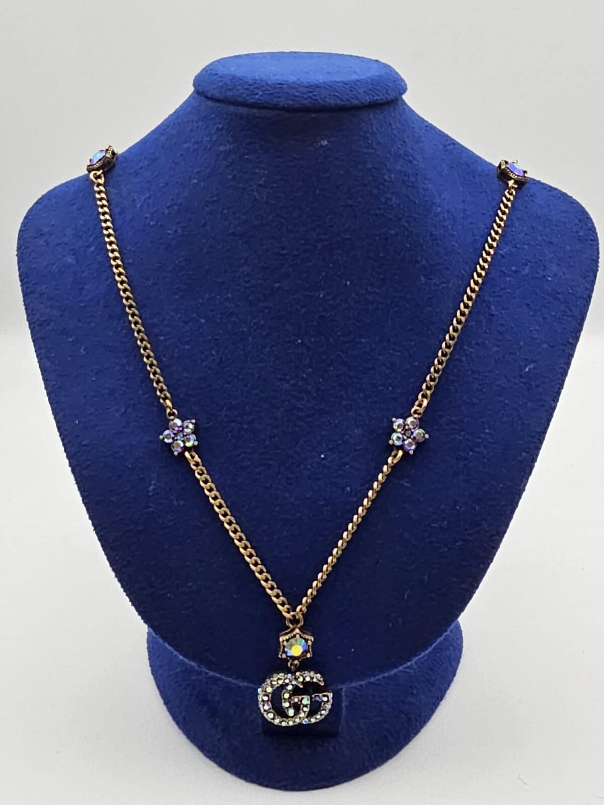 Gucci modeli renkli sedef taşlı antik gold gg kolye
