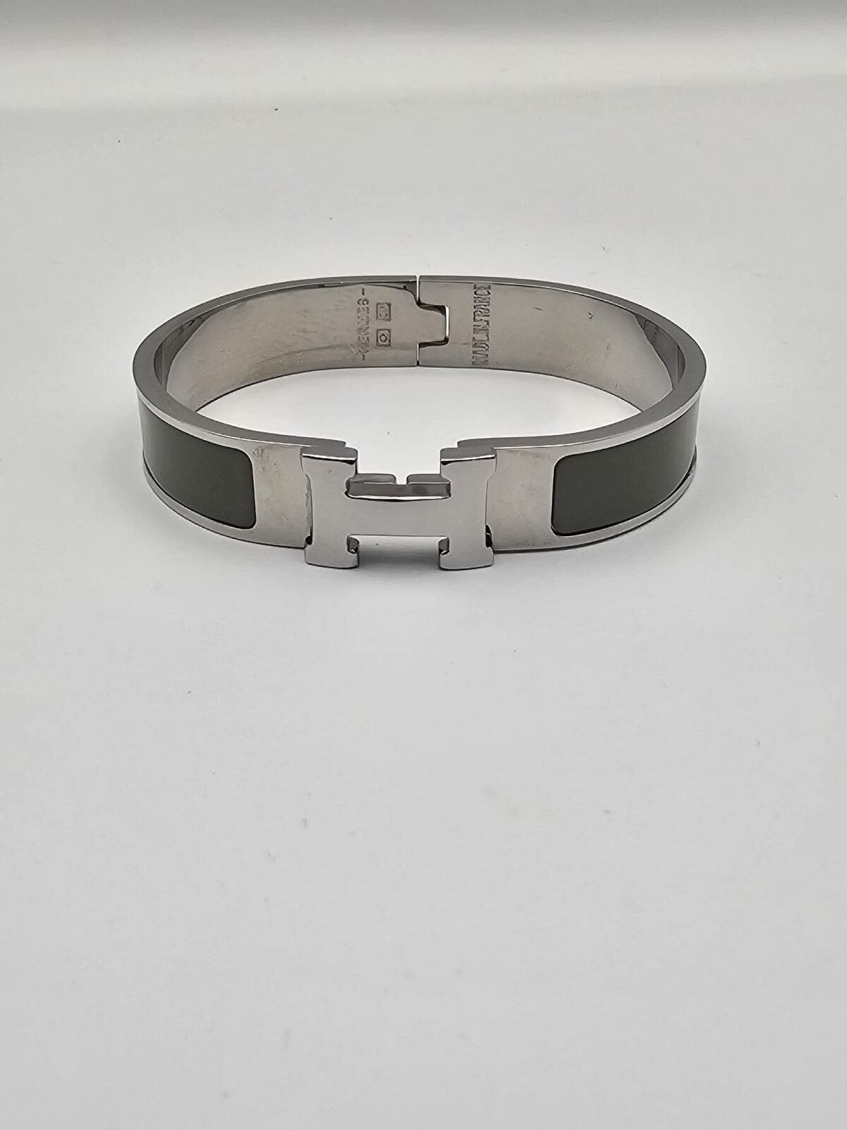 Hermes modeli haki gümüş kelepçe h bileklik