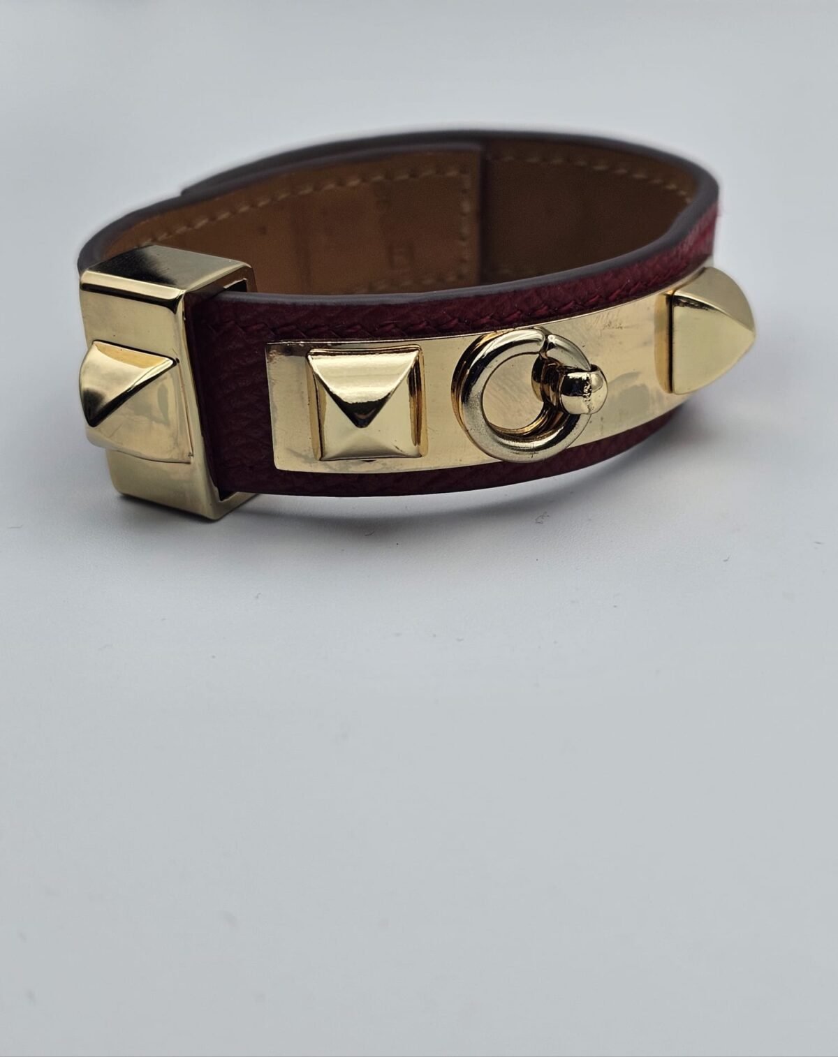 Hermes modeli kırmızı derili gold tasma bileklik