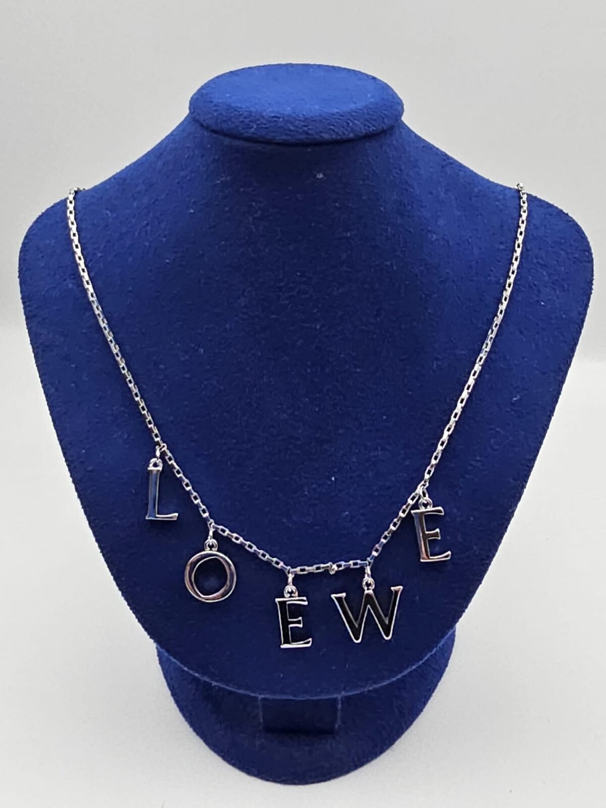 Loewe modeli harfli gümüş kolye