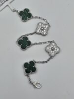 Van cleef modeli 5 yapraklı büyük yonca doğal taş zümrüt yeşili ve taşlı vca gümüş bileklik