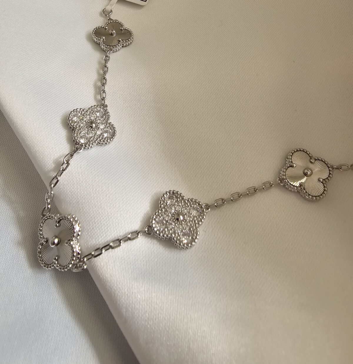 Van cleef modeli 5 yapraklı büyük yonca düz-taşlı vca gümüş bileklik