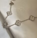 Van cleef modeli 5 yapraklı büyük yonca düz-taşlı vca gümüş bileklik