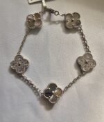 Van cleef modeli 5 yapraklı büyük yonca düz-taşlı vca gümüş bileklik