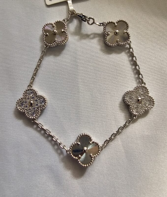 Van cleef modeli 5 yapraklı büyük yonca düz-taşlı vca gümüş bileklik