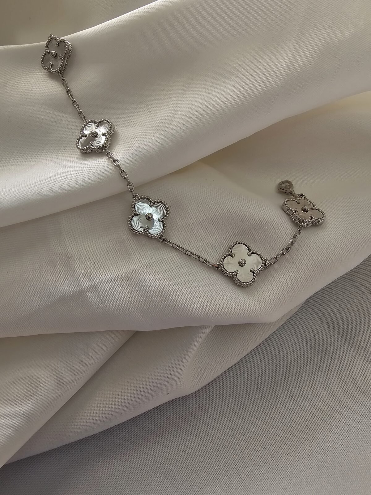 Van cleef modeli 5 yapraklı büyük yonca düz vca gümüş bileklik