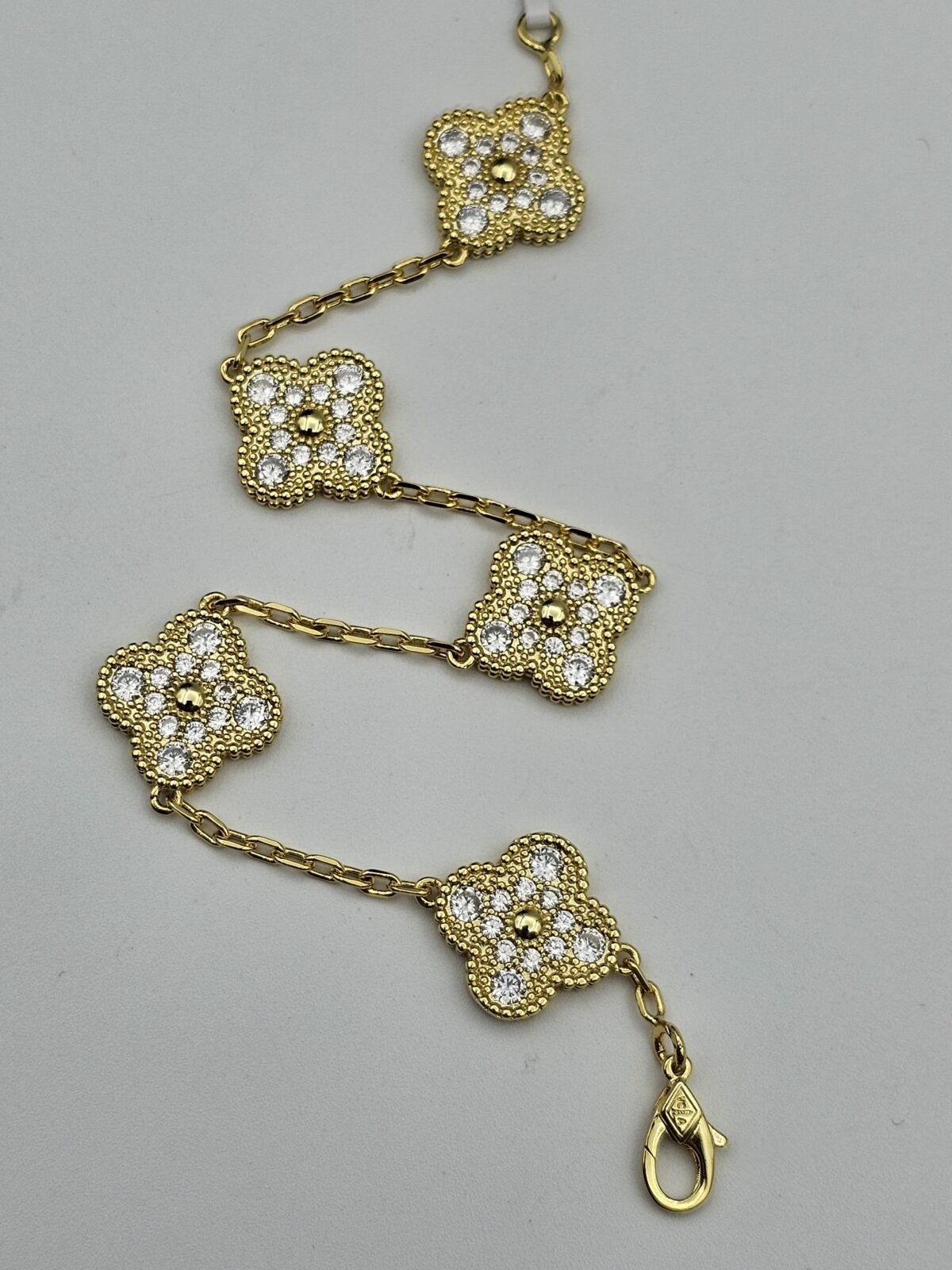 Van cleef modeli 5 yapraklı büyük yonca full taşlı vca gold bileklik