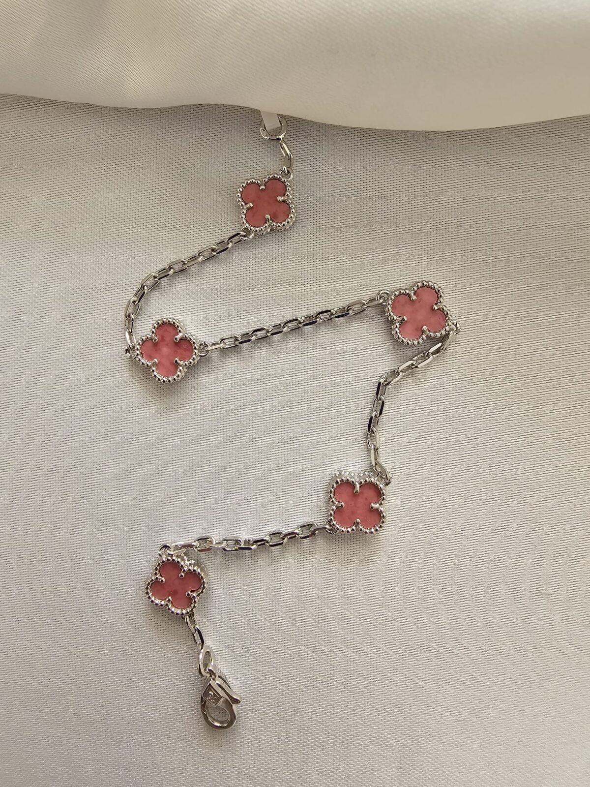 Van cleef modeli 5 yapraklı küçük yonca doğal taş pembe vca gümüş bileklik