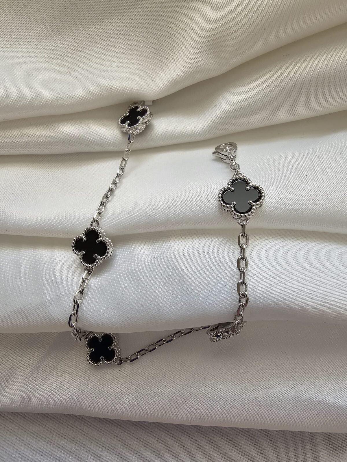 Van cleef modeli 5 yapraklı küçük yonca doğal taş siyah vca gümüş bileklik