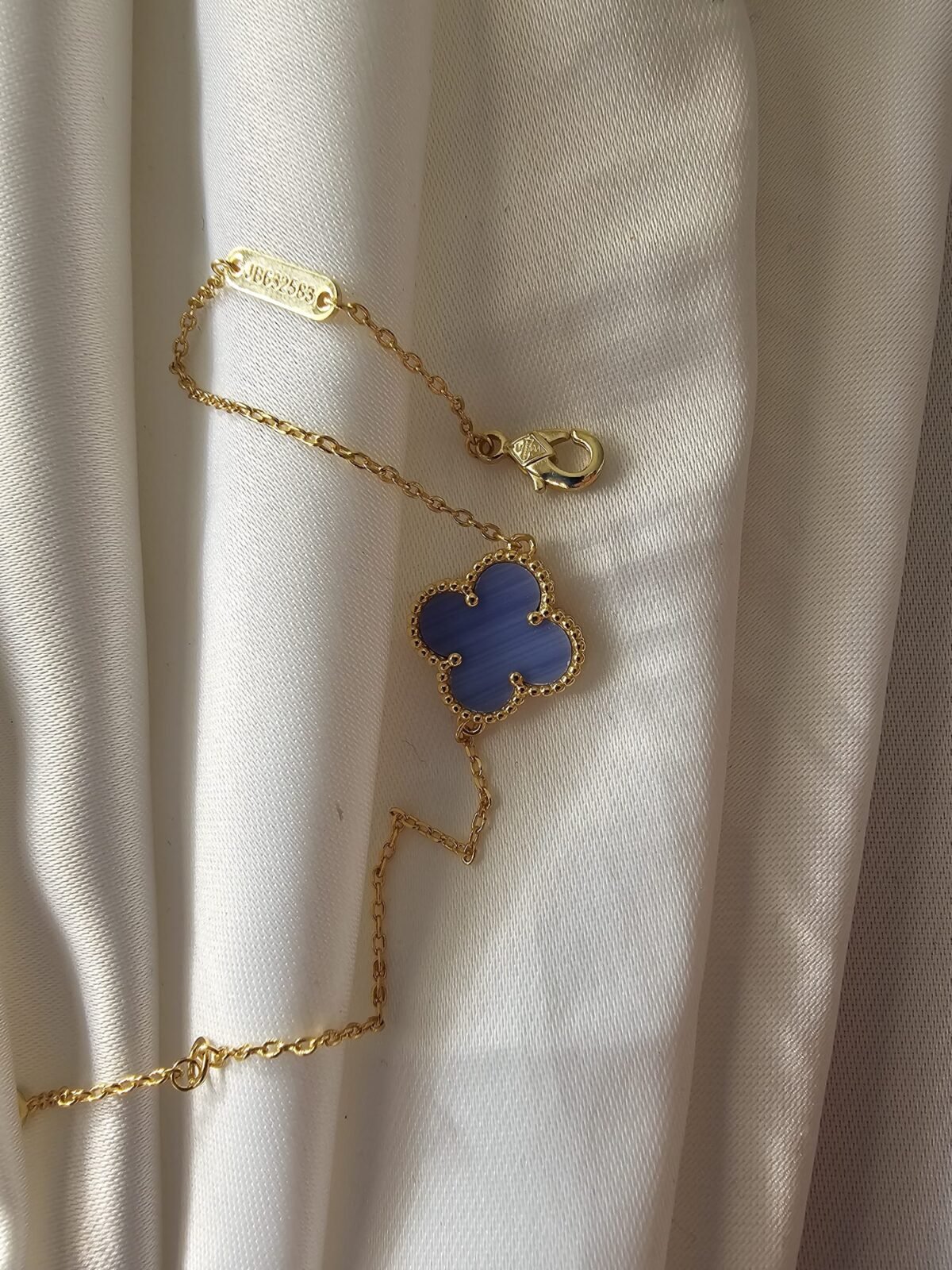 Van cleef modeli tek yapraklı büyük yonca doğal taş açık mavi vca gold bileklik