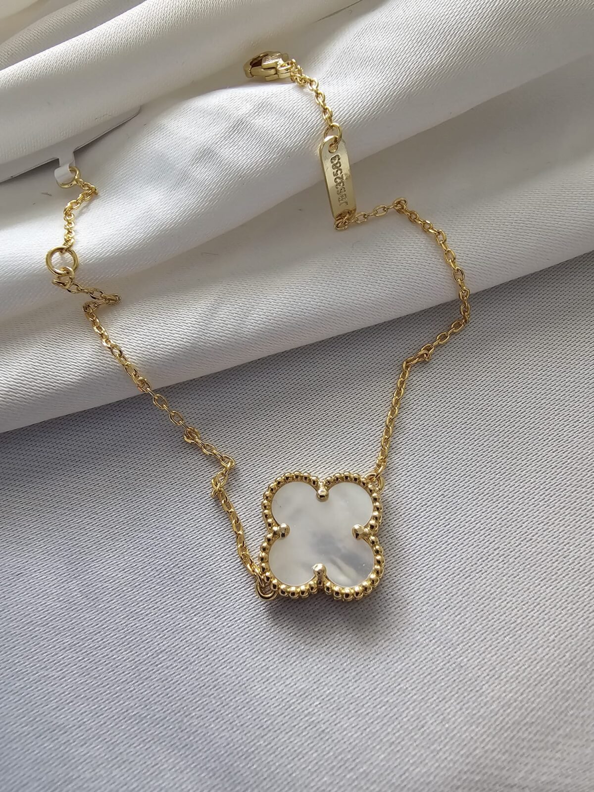Van cleef modeli tek yapraklı büyük yonca doğal taş sedef beyaz vca gold bileklik