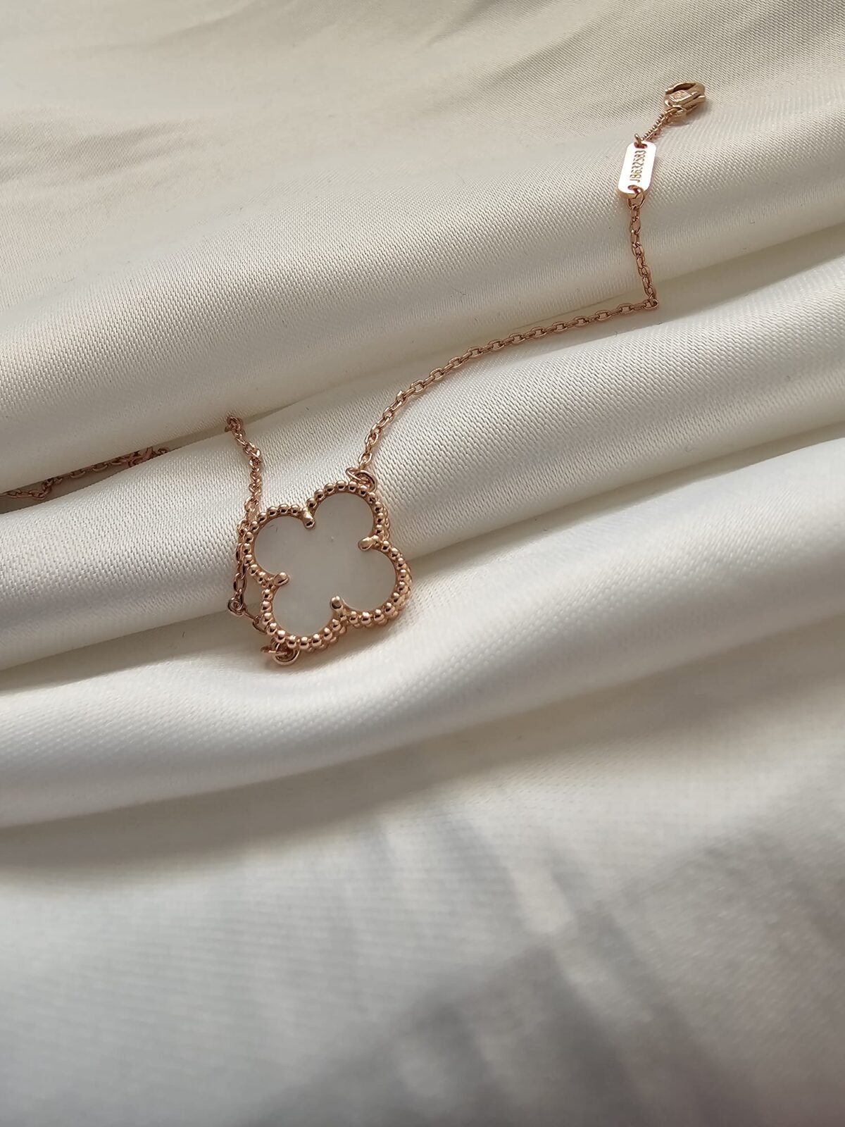 Van cleef modeli tek yapraklı büyük yonca doğal taş sedef beyaz vca rose bileklik