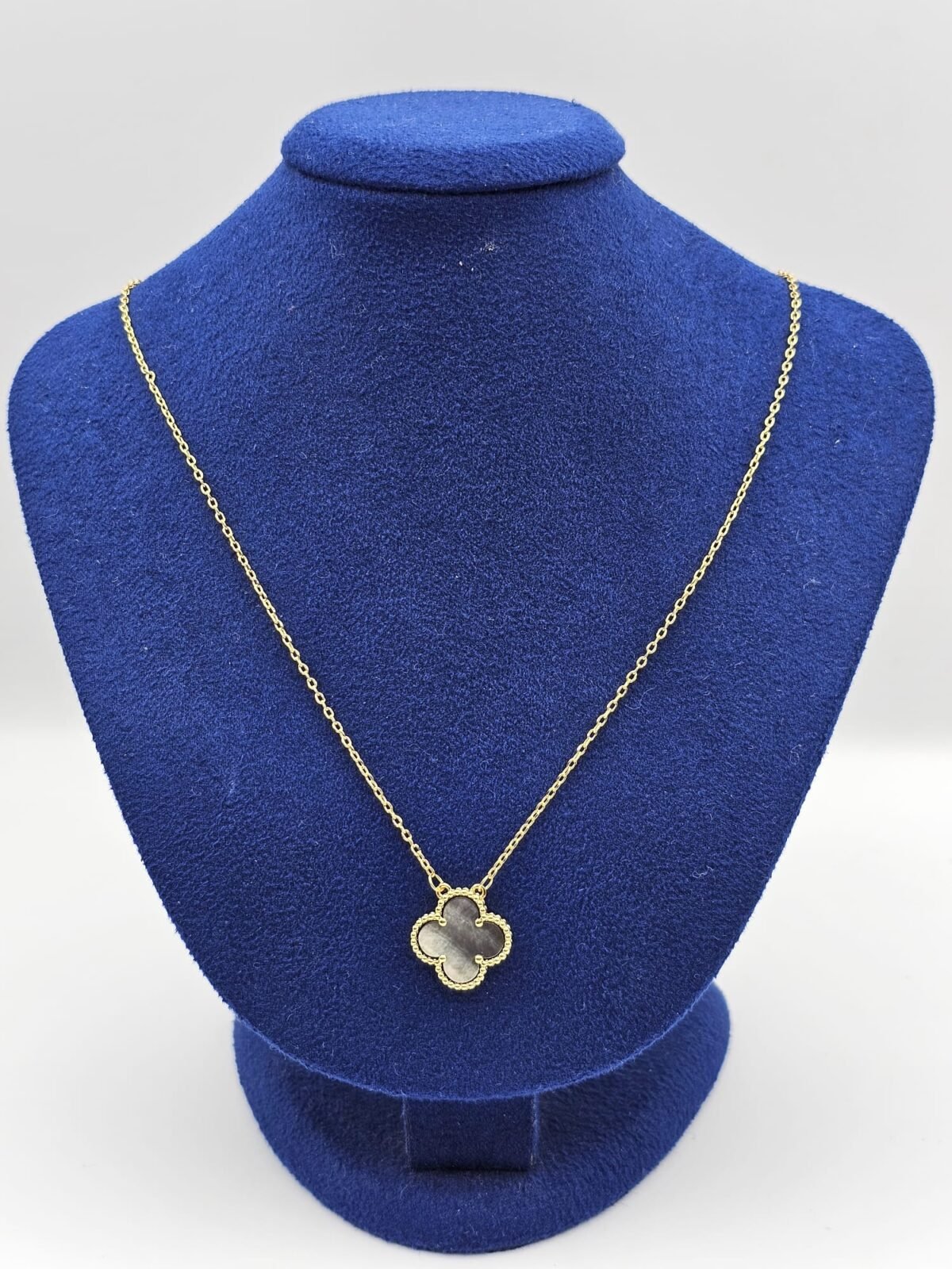 Van cleef modeli tek yapraklı büyük yonca doğal taş sedef gri vca gold kolye