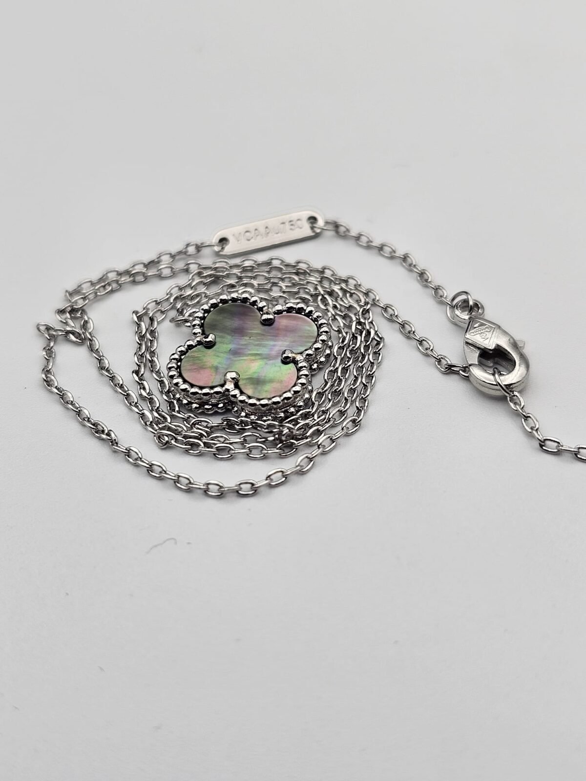 Van cleef modeli tek yapraklı büyük yonca doğal taş sedef gri vca gümüş kolye