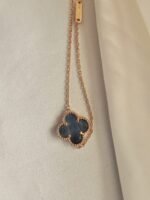 Van cleef modeli tek yapraklı büyük yonca doğal taş sedef gri vca rose bileklik