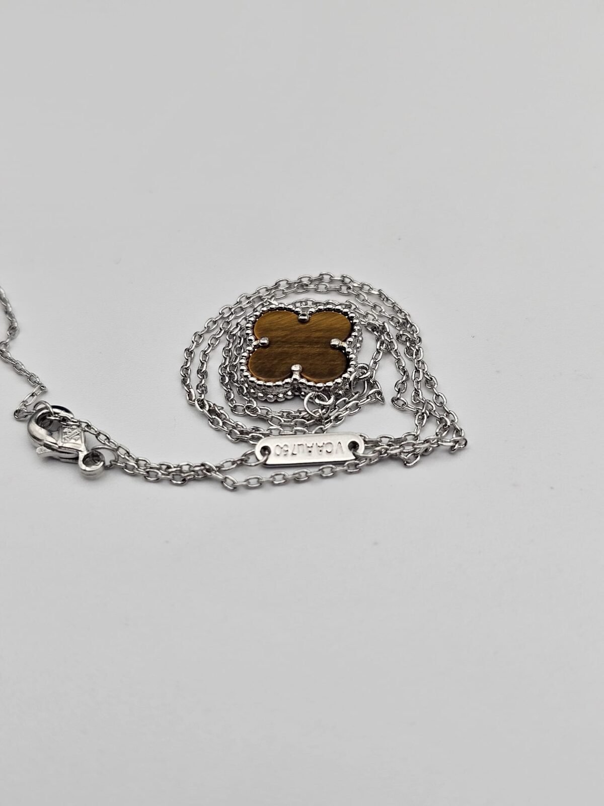 Van cleef modeli tek yapraklı büyük yonca doğal taş sedef kehribar vca gümüş kolye