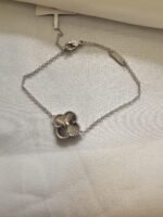 Van cleef modeli tek yapraklı büyük yonca düz vca gümüş bileklik