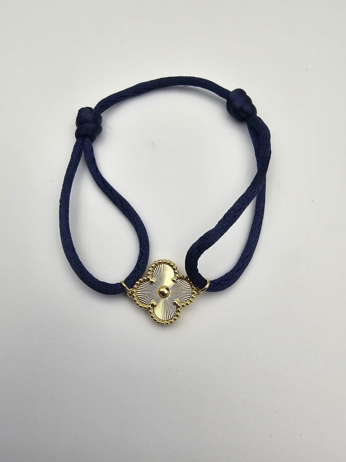 Van cleef modeli tek yapraklı büyük yonca lacivert ipli vca gold bileklik