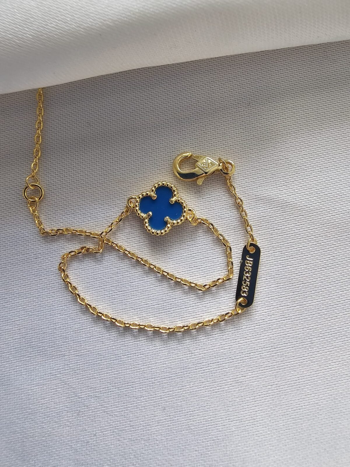 Van cleef modeli tek yapraklı küçük yonca doğal taş mavi vca gold bileklik
