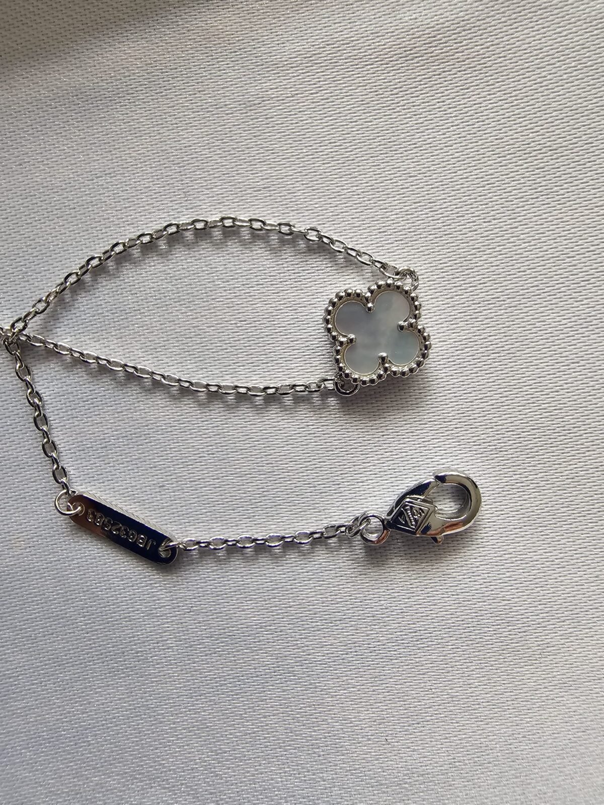 Van cleef modeli tek yapraklı küçük yonca doğal taş sedef beyaz vca gümüş bileklik