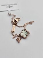 Van cleef modeli tek yapraklı küçük yonca doğal taş sedef gri vca rose bileklik