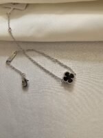 Van cleef modeli tek yapraklı küçük yonca doğal taş siyah vca gümüş bileklik