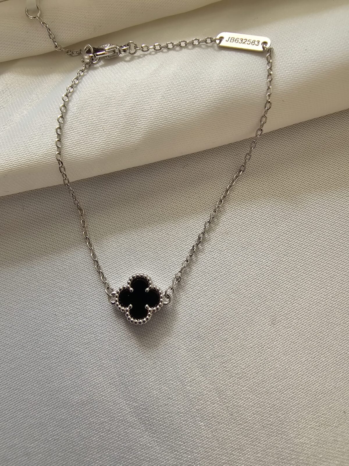 Van cleef modeli tek yapraklı küçük yonca doğal taş siyah vca gümüş bileklik
