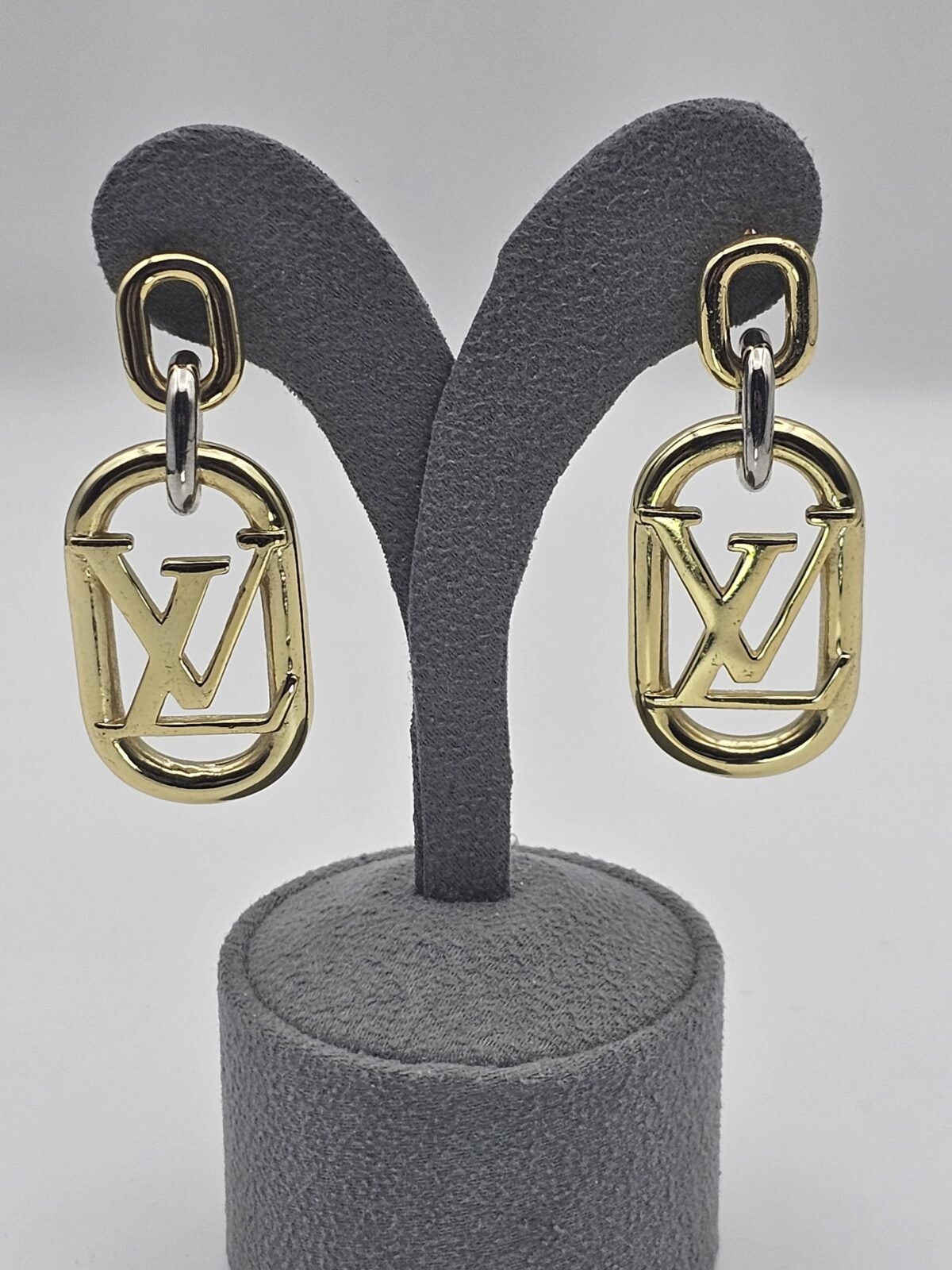 louis vuitton modeli oval altın lv küpe