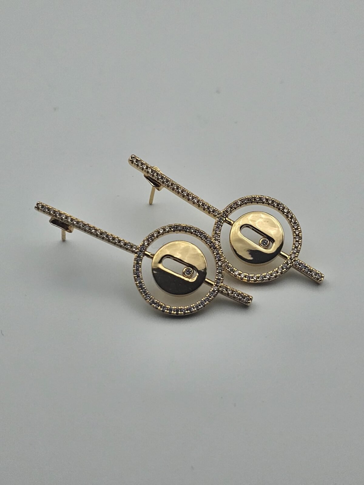 messika modeli taşlı anahtar model gold altın küpe
