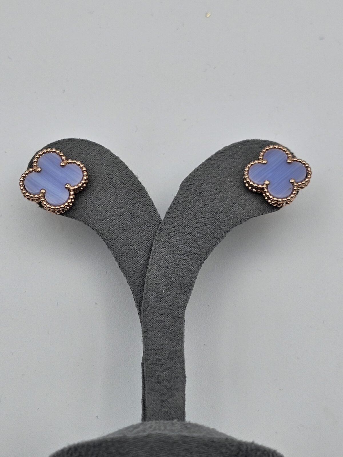 van cleef modeli büyük yonca doğal taş açık mavi rose vca küpe