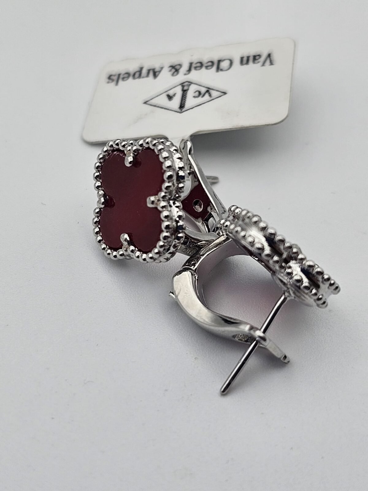 van cleef modeli büyük yonca doğal taş kırmızı gümüş omega vca küpe