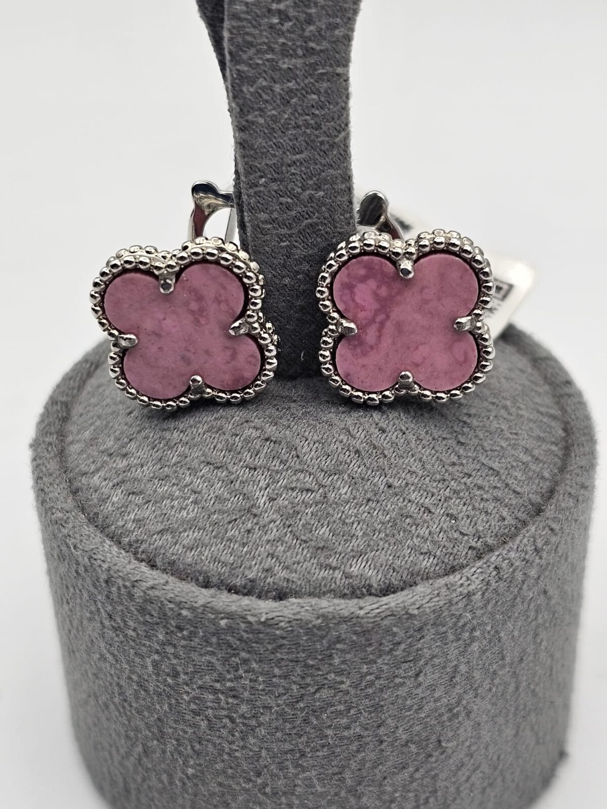 van cleef modeli büyük yonca doğal taş pembe gümüş omega vca küpe