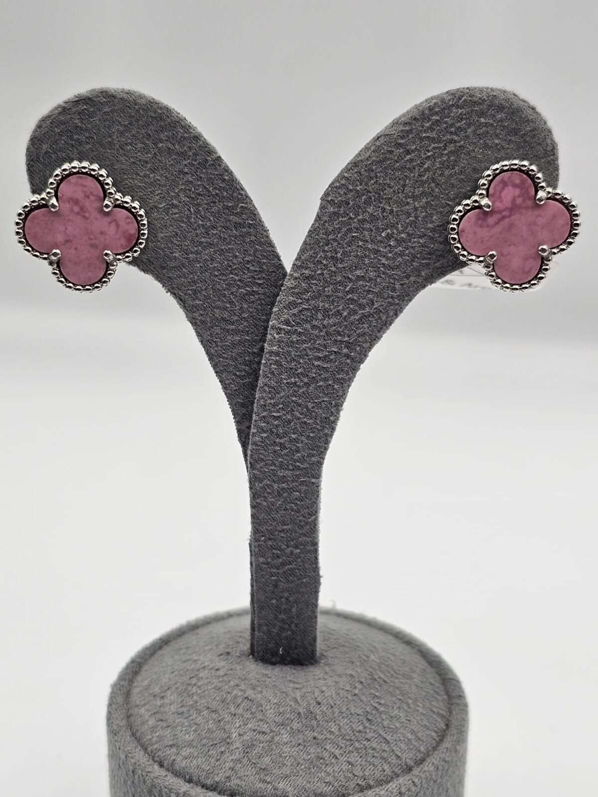 van cleef modeli büyük yonca doğal taş pembe gümüş omega vca küpe