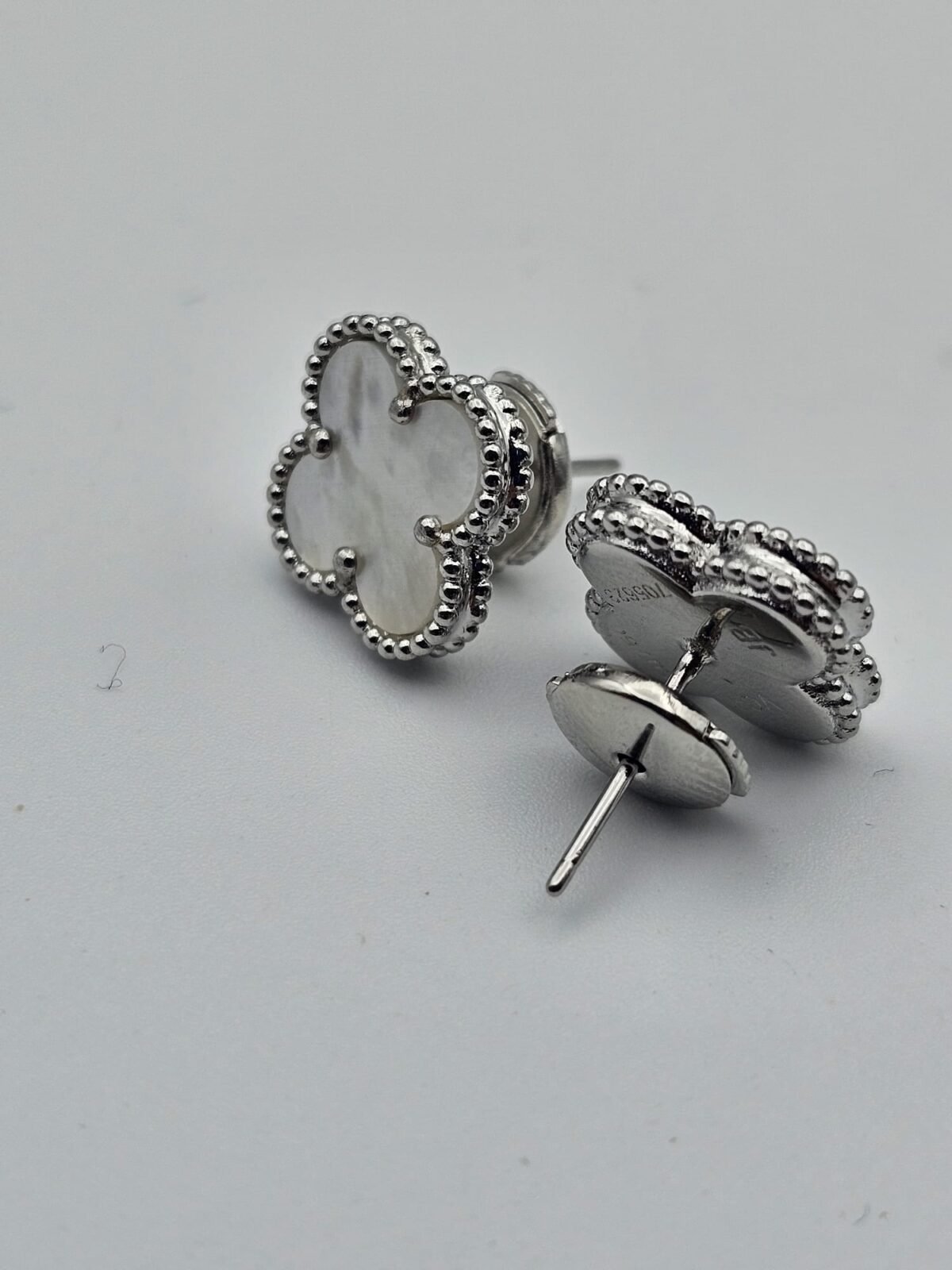 van cleef modeli büyük yonca doğal taş sedef beyaz gümüş vca küpe
