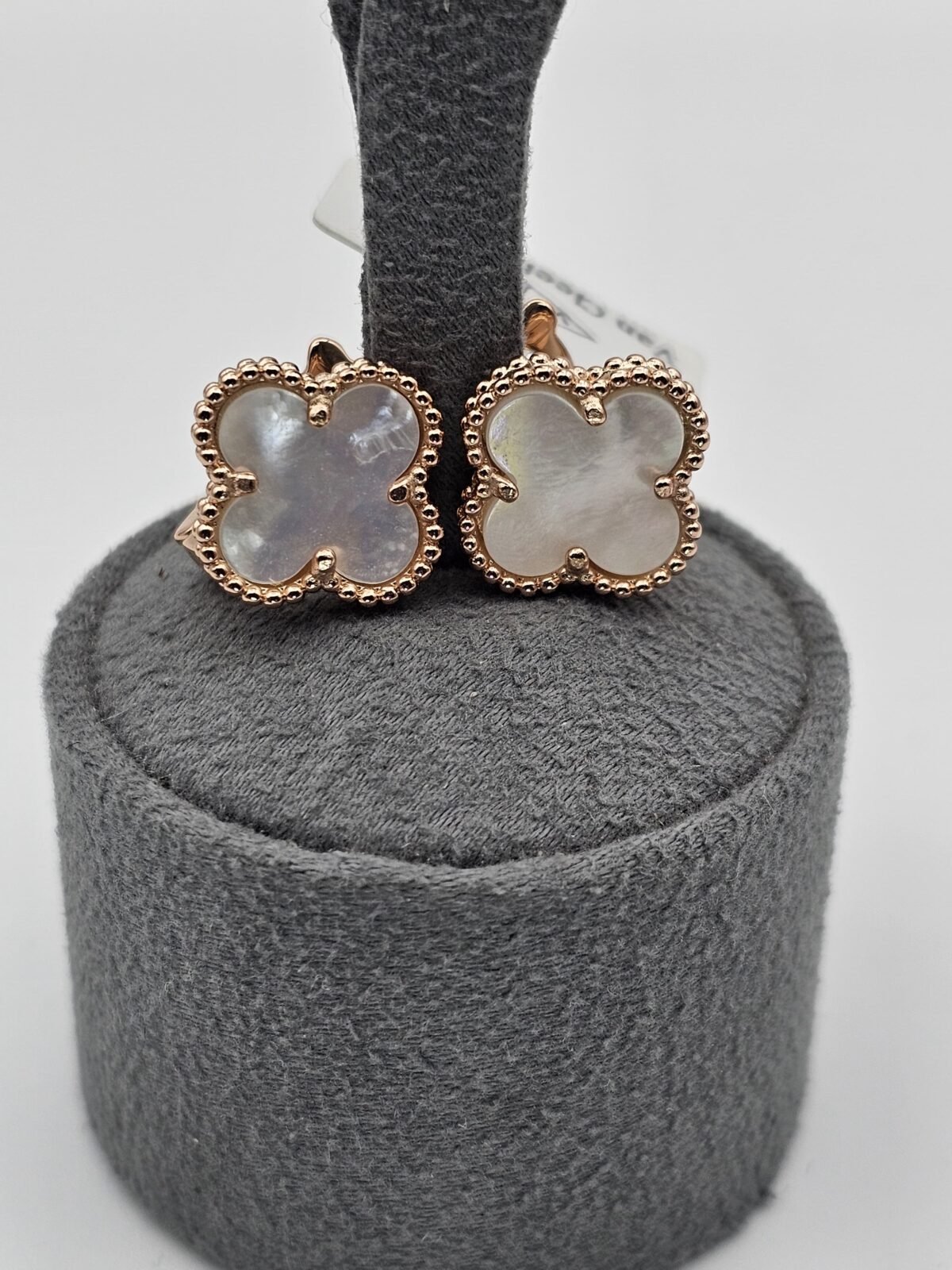 van cleef modeli büyük yonca doğal taş sedef beyaz rose omega vca küpe